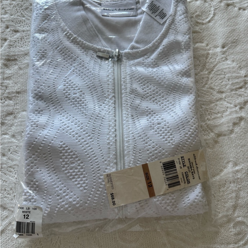Alfred Dunner Women's Textured White Cardigan with zipper
